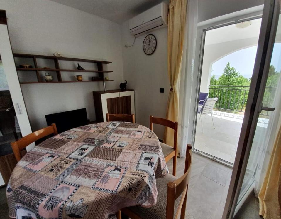Apartmani Lucija 马斯莱尼察 外观 照片