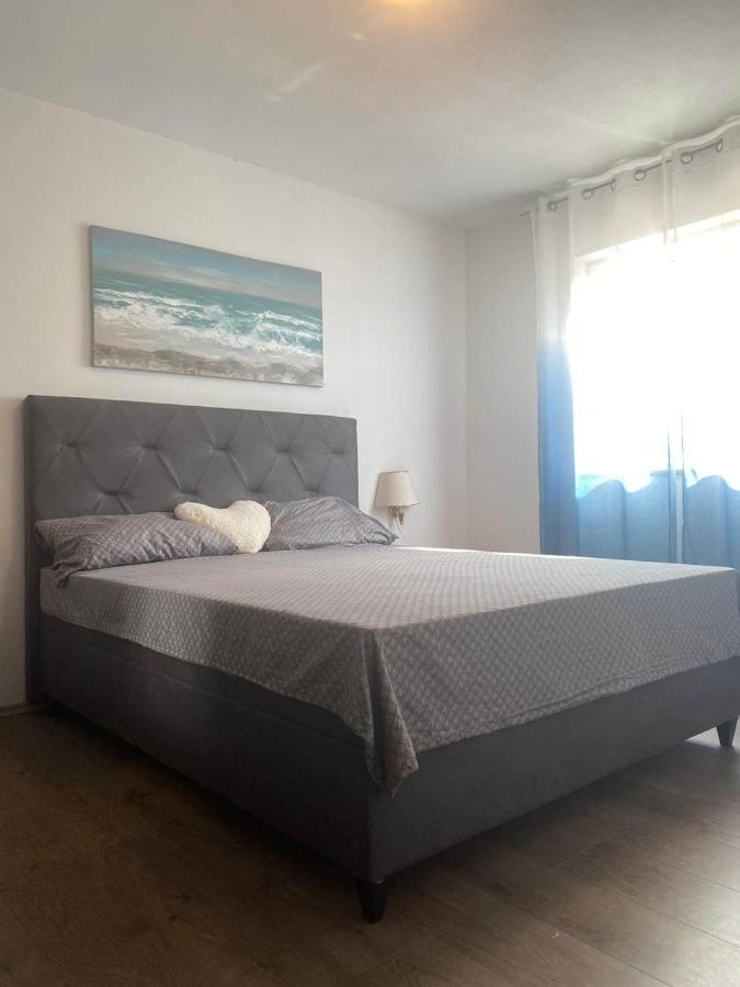 Apartmani Lucija 马斯莱尼察 外观 照片