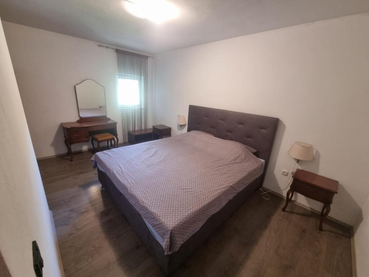 Apartmani Lucija 马斯莱尼察 外观 照片